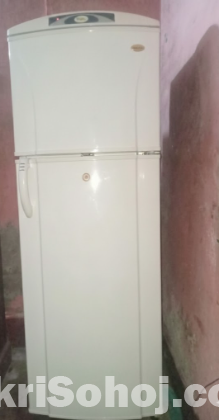 ফ্রিজ বিক্রয় হবে